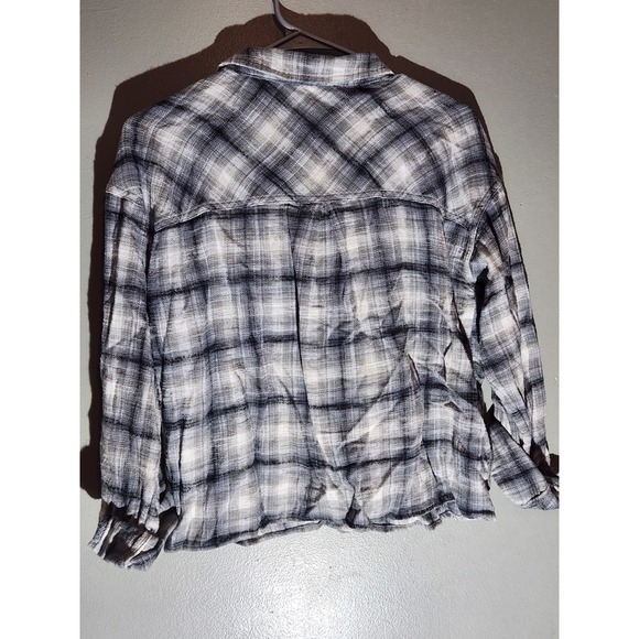 Maurices  Women's Shirt  ‎ Size M - Picture 2 of 7